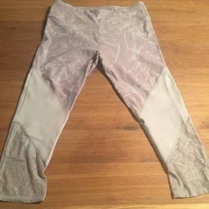Women’s Fabletics Capri Size Medium
